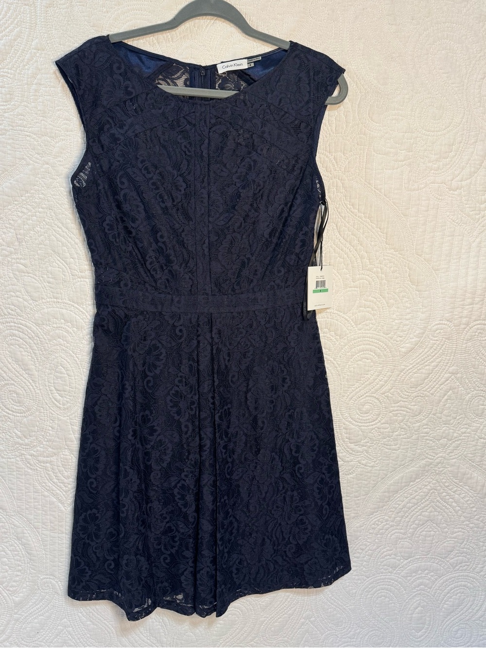 Calvin Klein Navy Floral Lace Fit & Flare Cocktail Dress 
Size 8 
NWT